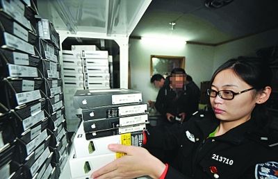 南京一个生产假冒苹果电子产品窝点被查获